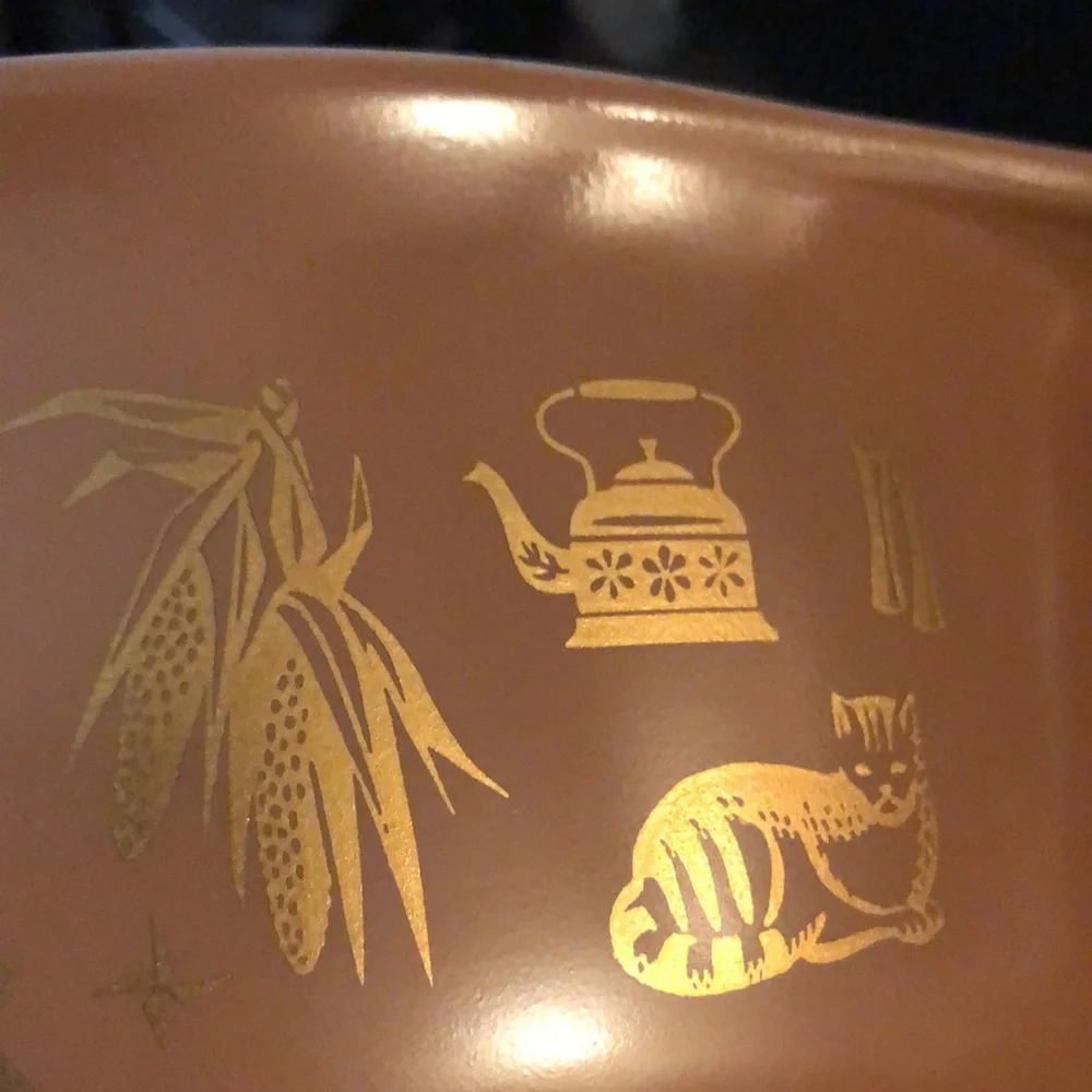 1960’s Vintage Pyrex-Americana Print in Brown/Gold-2.5 Quart Oval-No Lid - Picture 10 of 17